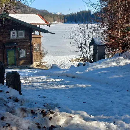 Haus Schmidbauer شقة